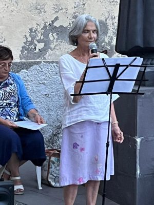 Piazza Parrocchia Santa Maria del Carmine Quadroni - letture